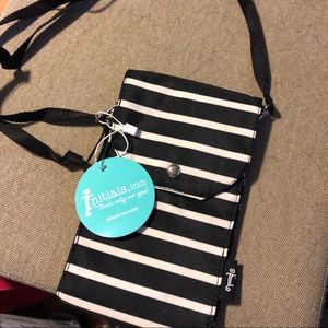 NET CROSSBODY BAG WITH PHONE POCKET